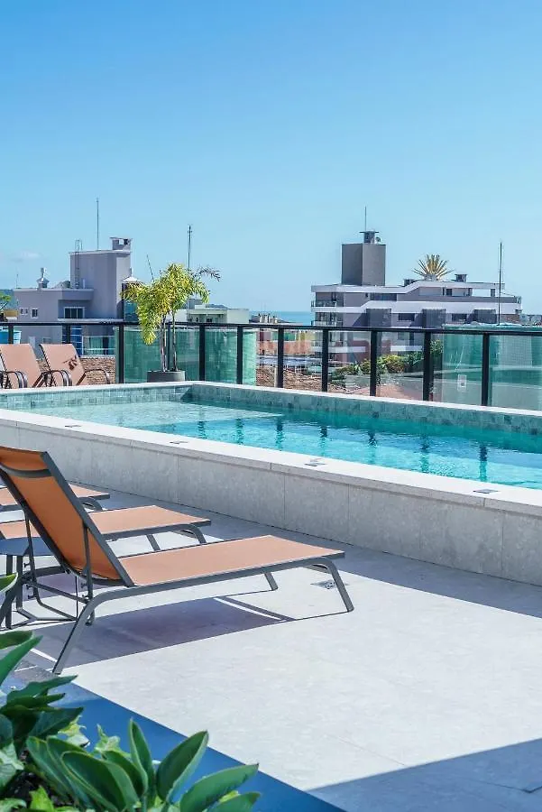 Apartman Adra 01 - Apartamento Garden No Centro De Bombinhas - Finamente Mobiliado E Decorado - Rooftop Com Piscina E Academia - A Poucos Metros Da Praia -